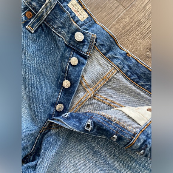 Levi's jean shorts - Picture 9 of 15